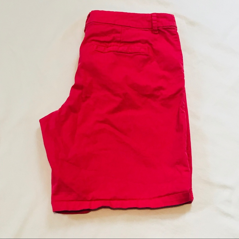 GAP Bermuda Shorts - Picture 2 of 4
